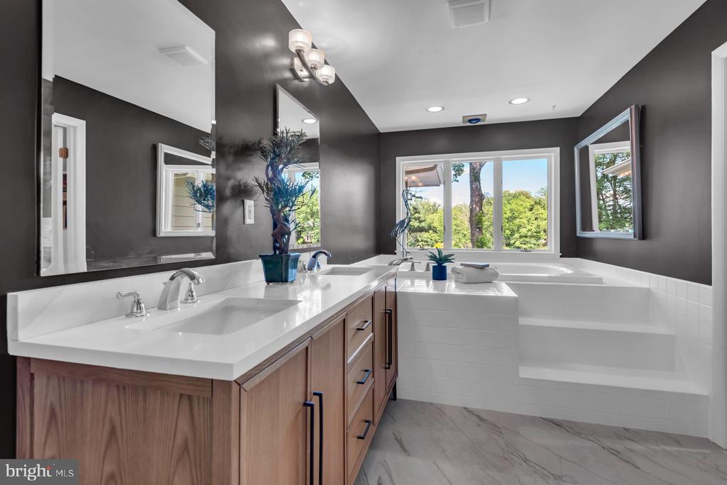 ULMSTEAD WATERFRONT | 893 MALLARD CIRCLE