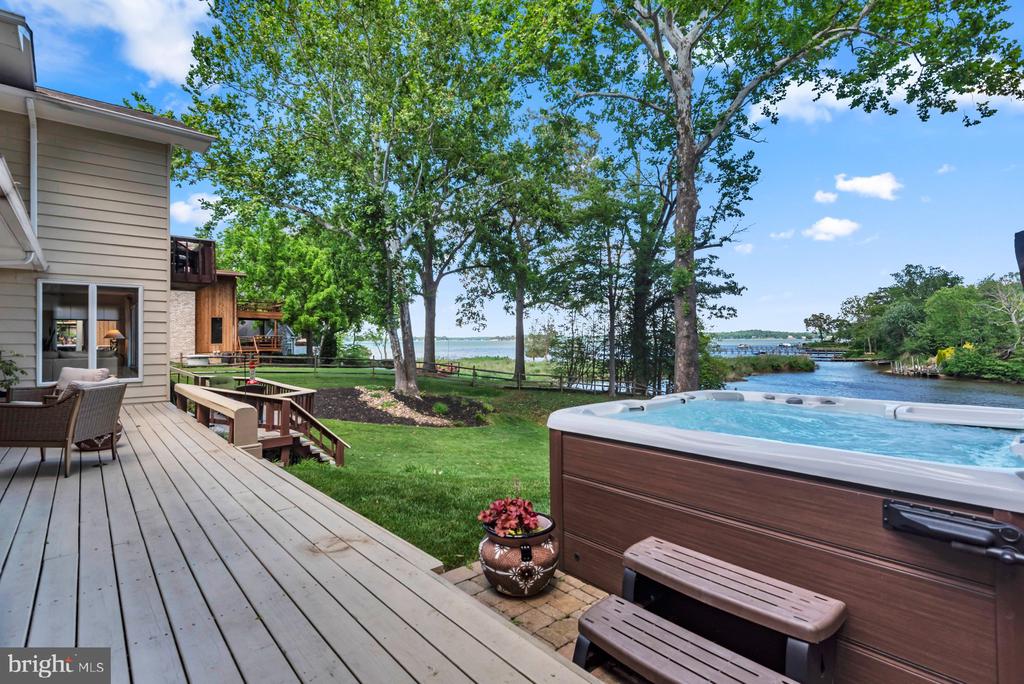 ULMSTEAD WATERFRONT | 893 MALLARD CIRCLE