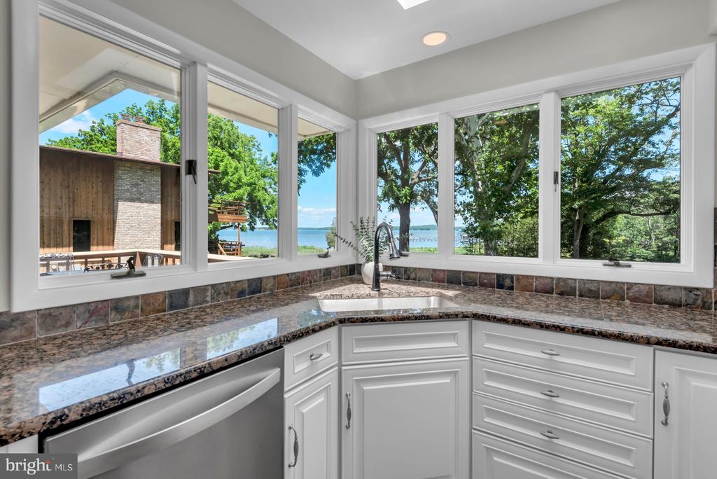 ULMSTEAD WATERFRONT | 893 MALLARD CIRCLE