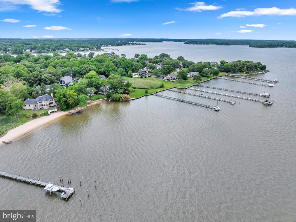 ULMSTEAD WATERFRONT | 893 MALLARD CIRCLE