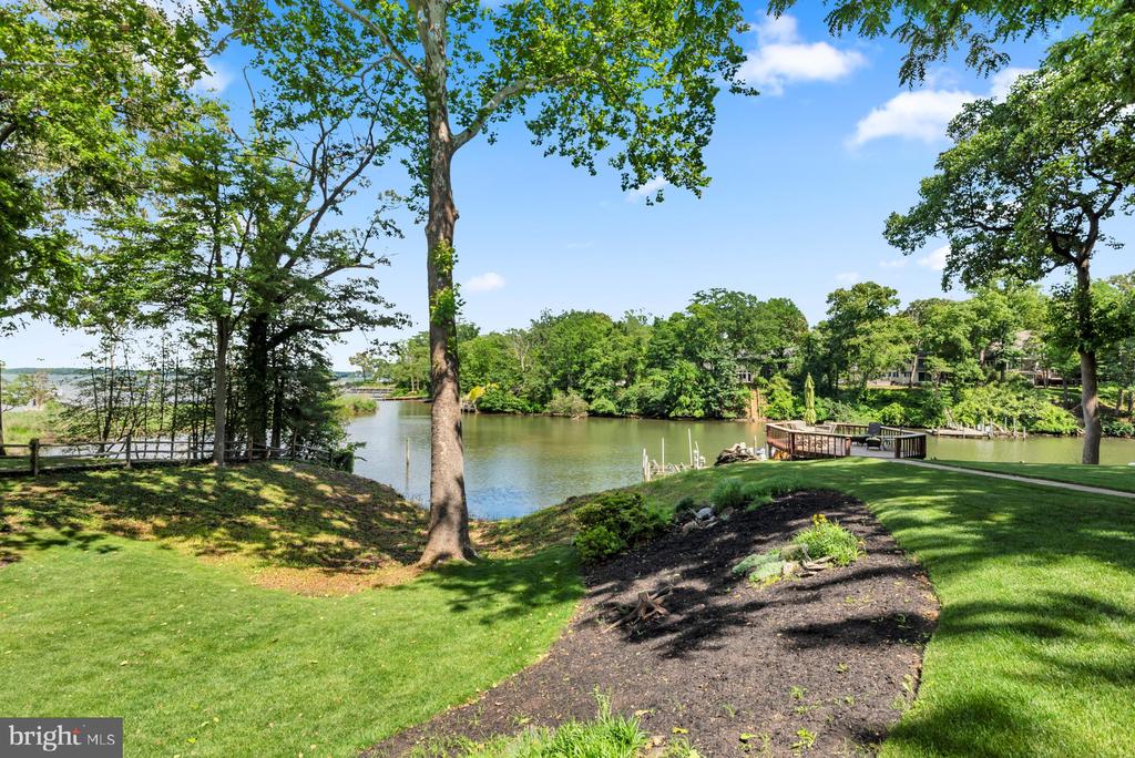 ULMSTEAD WATERFRONT | 893 MALLARD CIRCLE