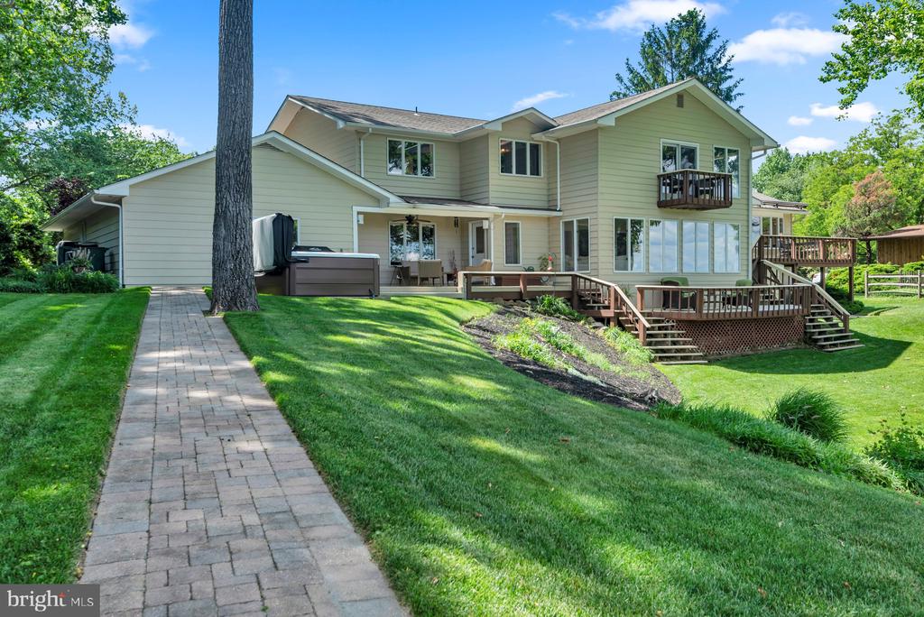ULMSTEAD WATERFRONT | 893 MALLARD CIRCLE