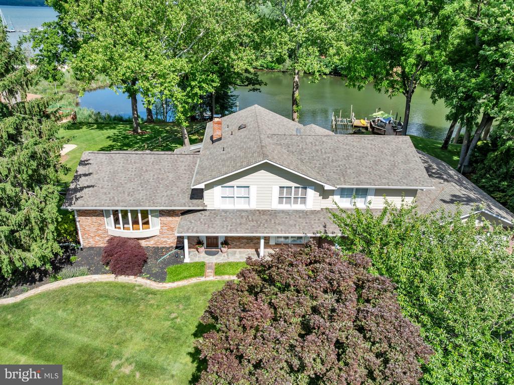 ULMSTEAD WATERFRONT | 893 MALLARD CIRCLE