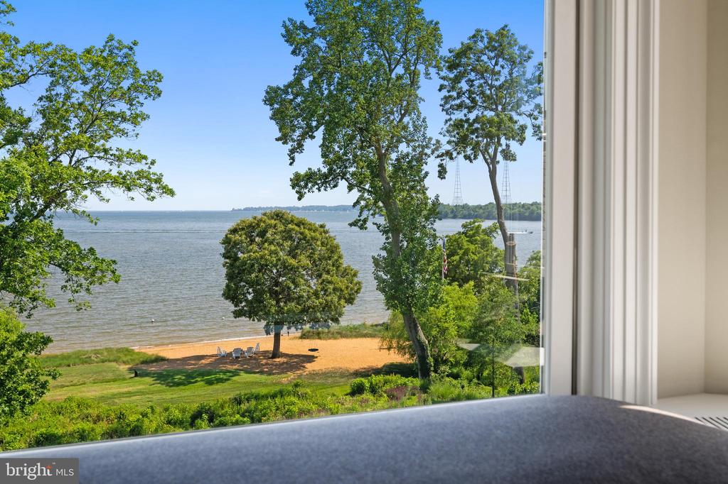 LUXURY WATERFRONT CHESAPEAKE BAY ESTATE ON 6 ACRES | 2045 MAIDSTONE FARM ROAD