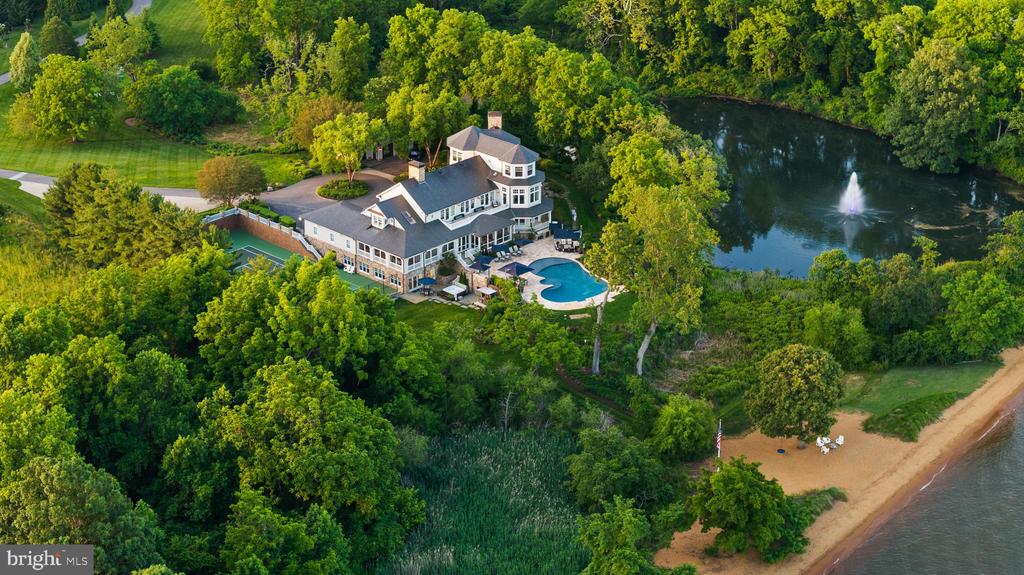 LUXURY WATERFRONT CHESAPEAKE BAY ESTATE ON 6 ACRES | 2045 MAIDSTONE FARM ROAD