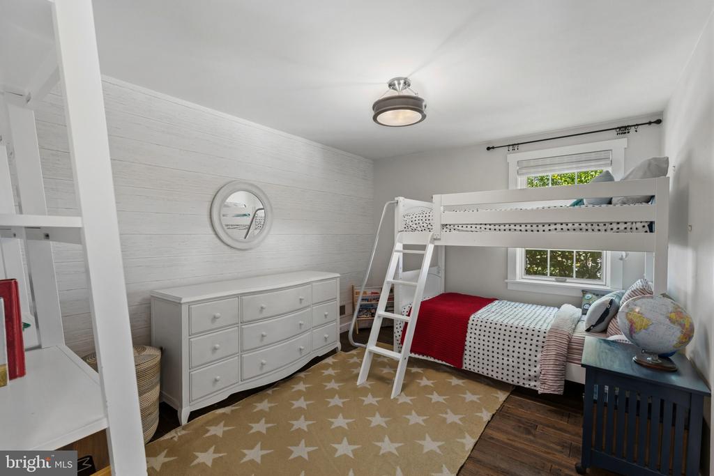 PENDENNIS MOUNT | 1915 DULANEY PLACE