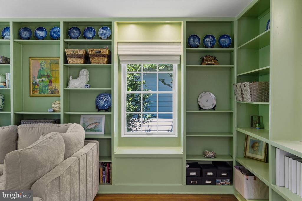 PENDENNIS MOUNT | 1915 DULANEY PLACE