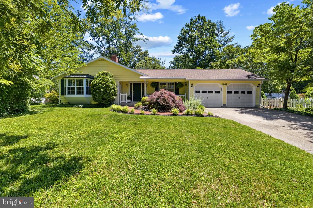 PENDENNIS MOUNT | 1915 DULANEY PLACE
