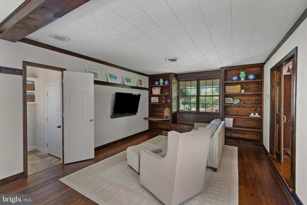 PENDENNIS MOUNT | 1915 DULANEY PLACE