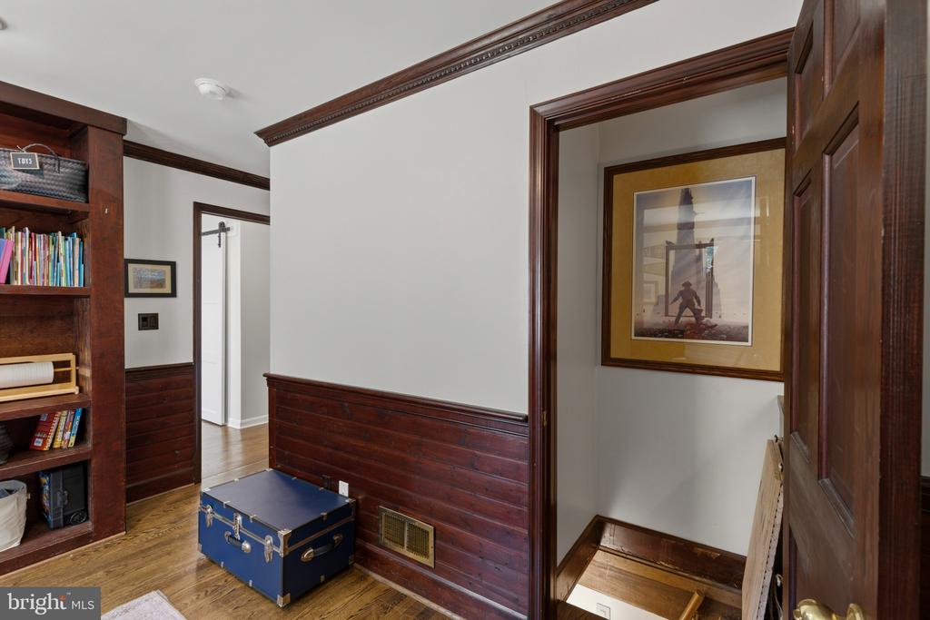 PENDENNIS MOUNT | 1915 DULANEY PLACE