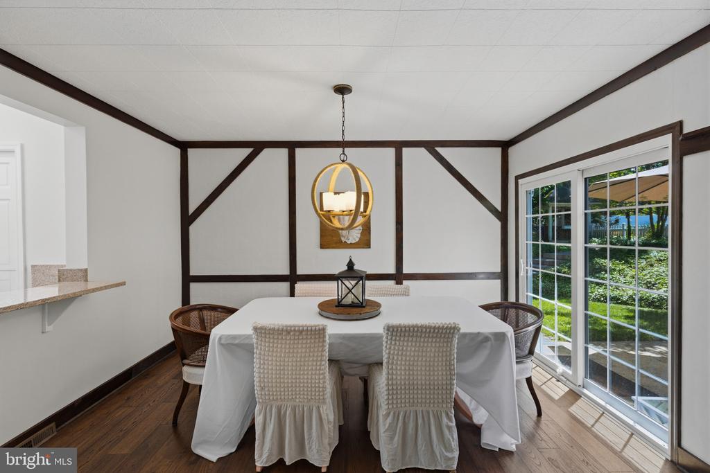 PENDENNIS MOUNT | 1915 DULANEY PLACE