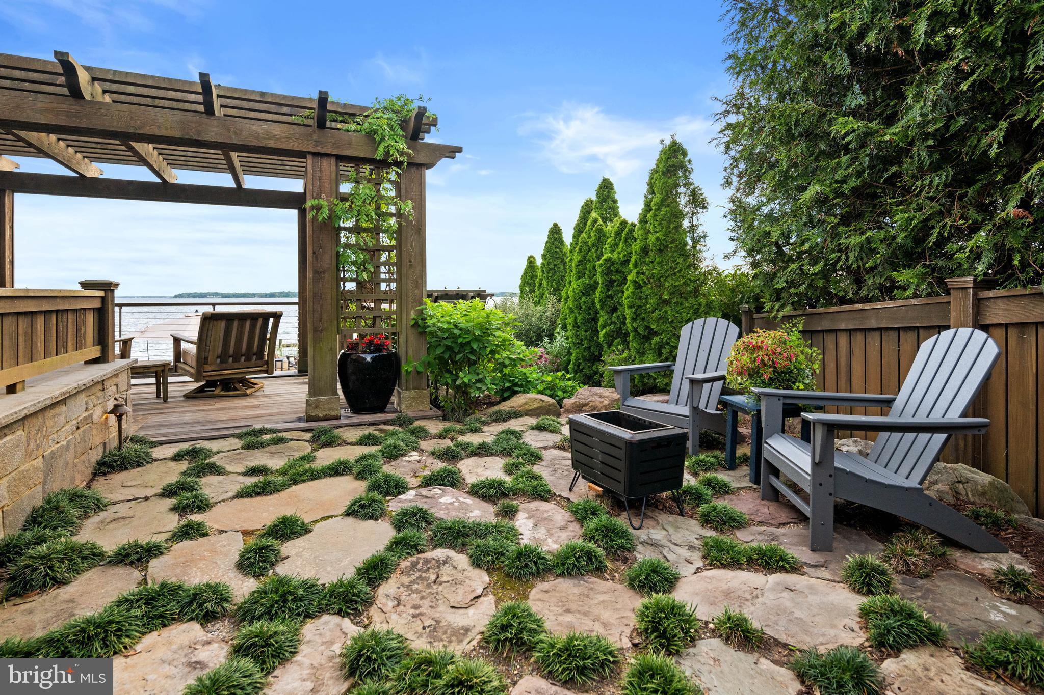 SOUTH RIVER WATERFRONT | 3728 RAMSGATE DRIVE