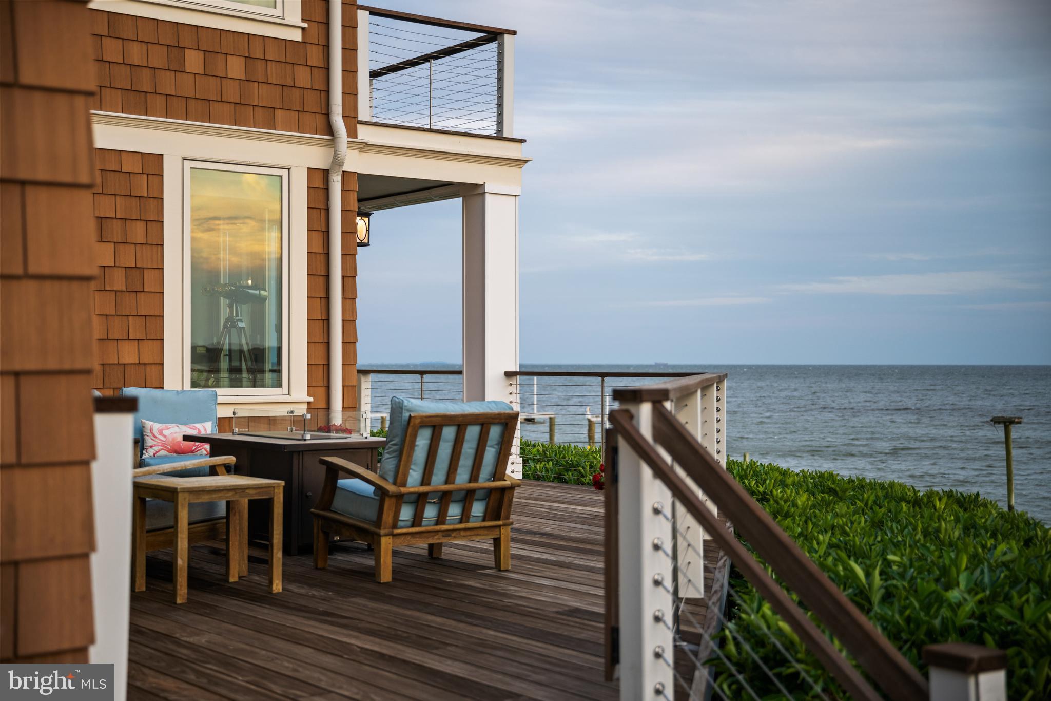 SOUTH RIVER WATERFRONT | 3728 RAMSGATE DRIVE