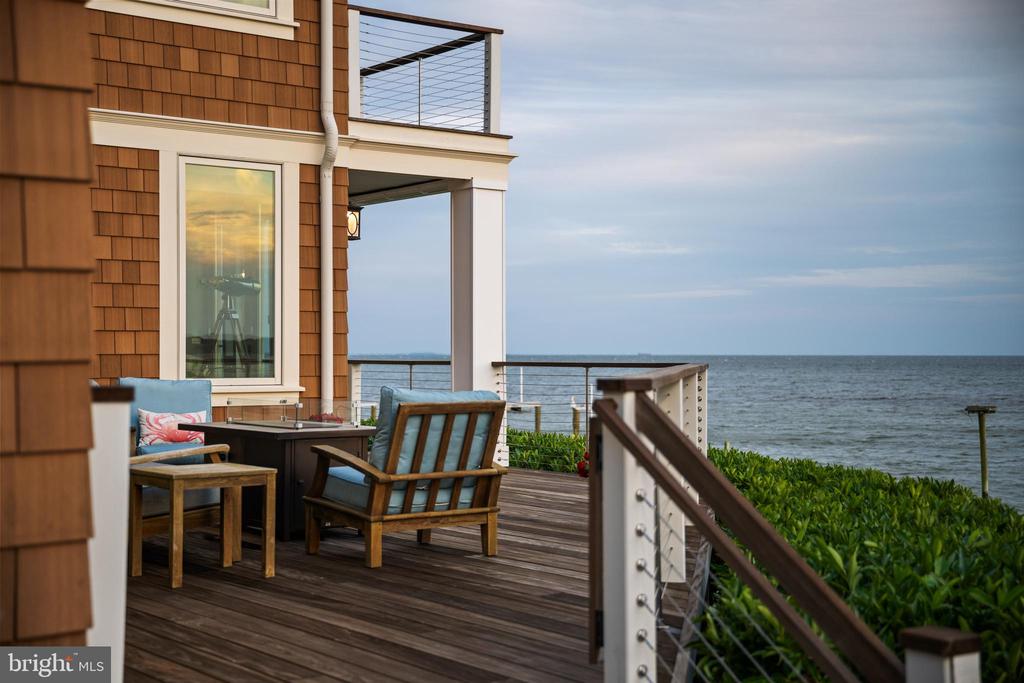 SOUTH RIVER WATERFRONT | 3728 RAMSGATE DRIVE