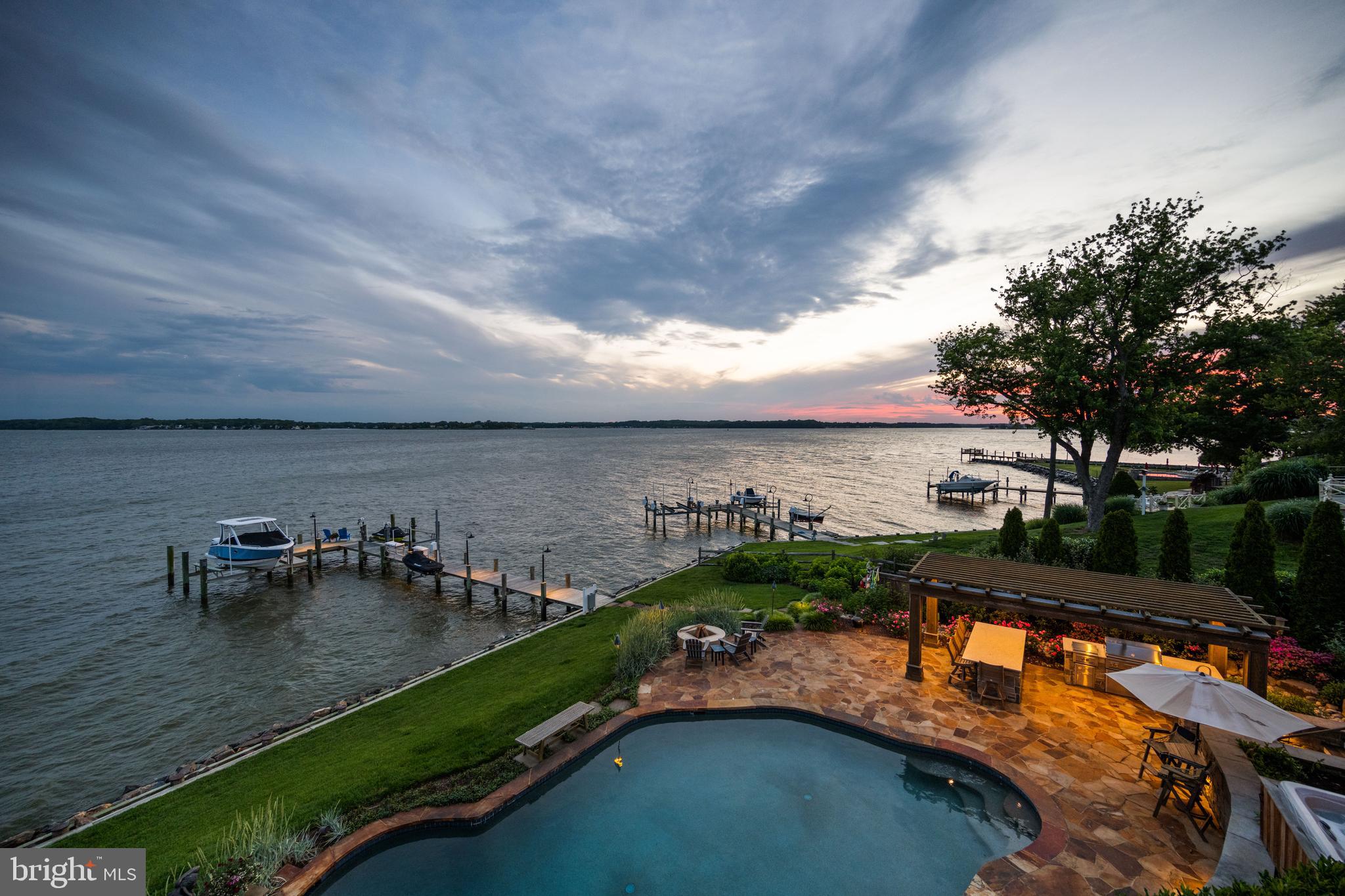 SOUTH RIVER WATERFRONT | 3728 RAMSGATE DRIVE