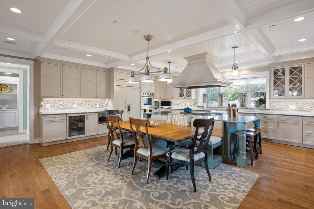 SOUTH RIVER WATERFRONT | 3728 RAMSGATE DRIVE