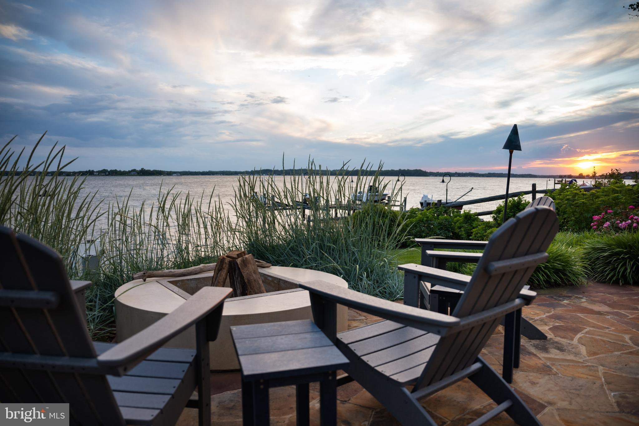 SOUTH RIVER WATERFRONT | 3728 RAMSGATE DRIVE
