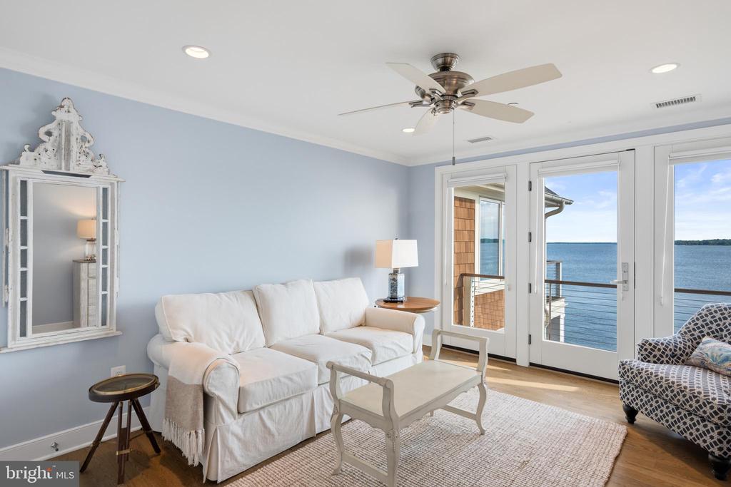SOUTH RIVER WATERFRONT | 3728 RAMSGATE DRIVE