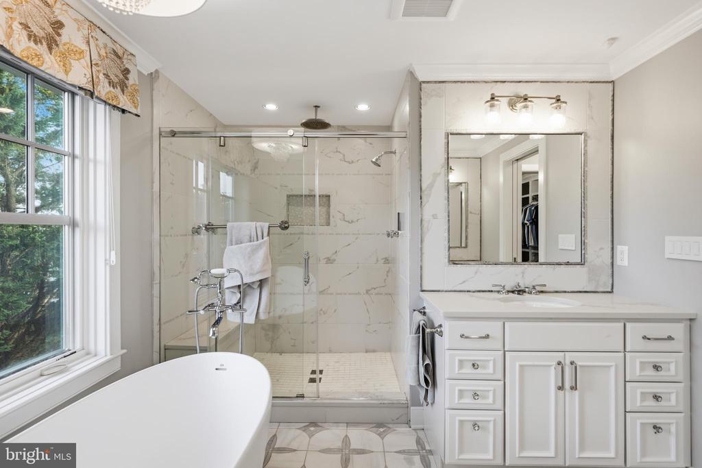 SOUTH RIVER WATERFRONT | 3728 RAMSGATE DRIVE