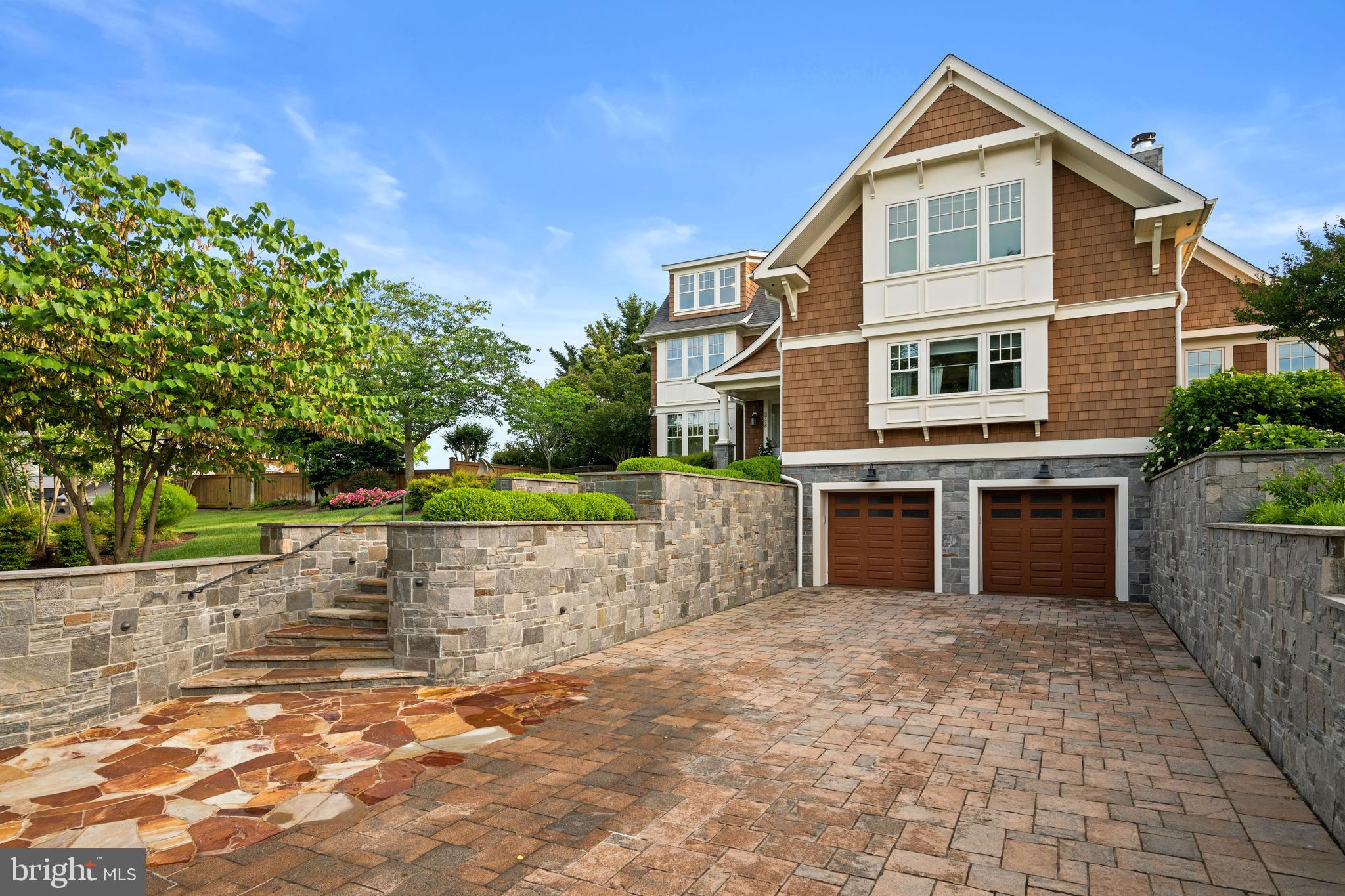 SOUTH RIVER WATERFRONT | 3728 RAMSGATE DRIVE