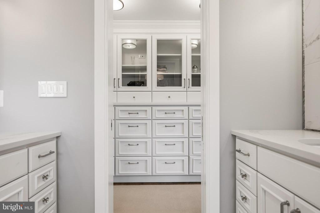 SOUTH RIVER WATERFRONT | 3728 RAMSGATE DRIVE