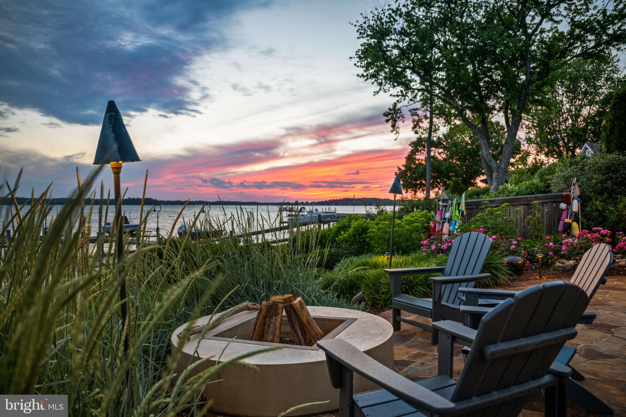 SOUTH RIVER WATERFRONT | 3728 RAMSGATE DRIVE