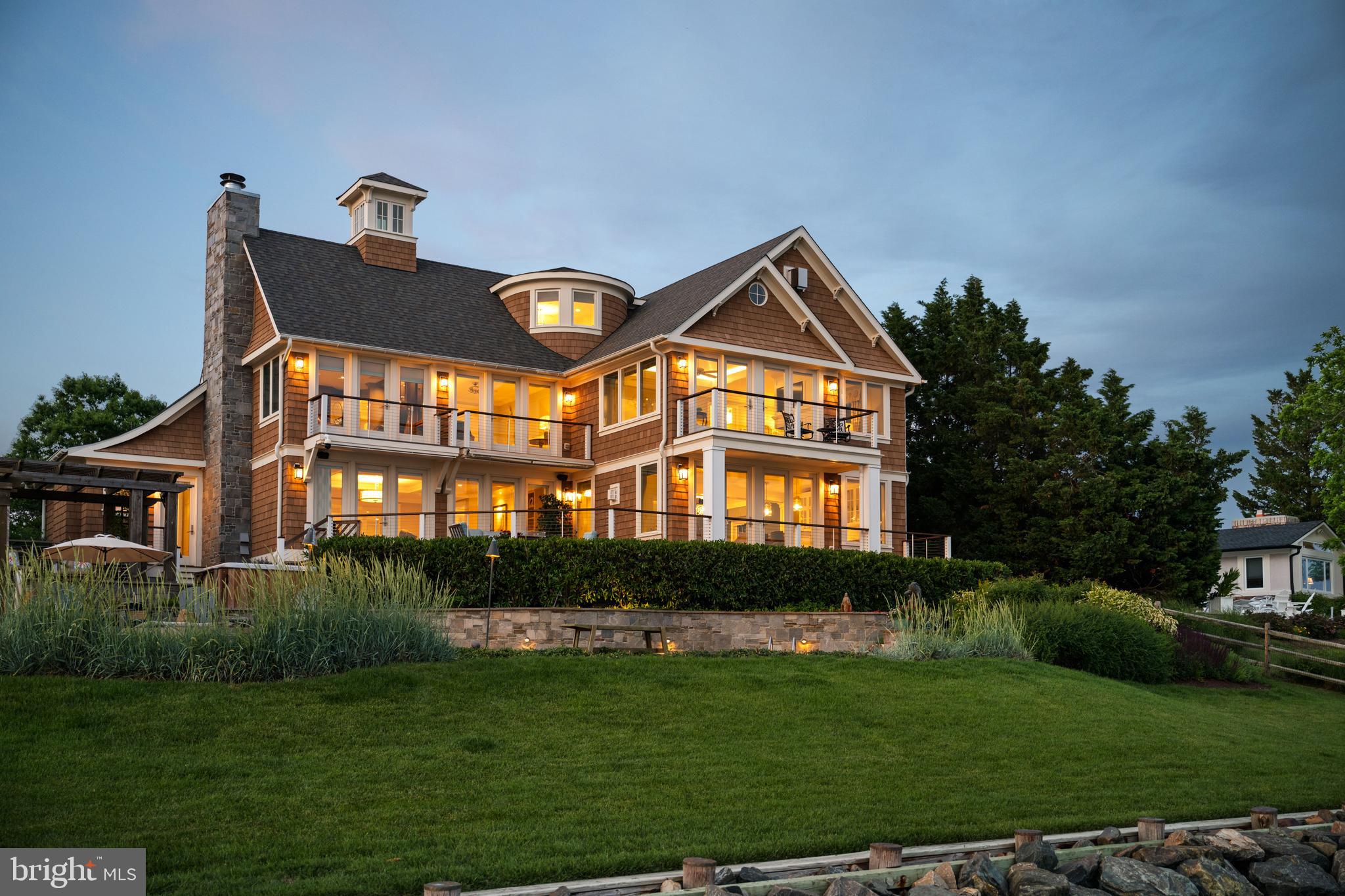 SOUTH RIVER WATERFRONT | 3728 RAMSGATE DRIVE