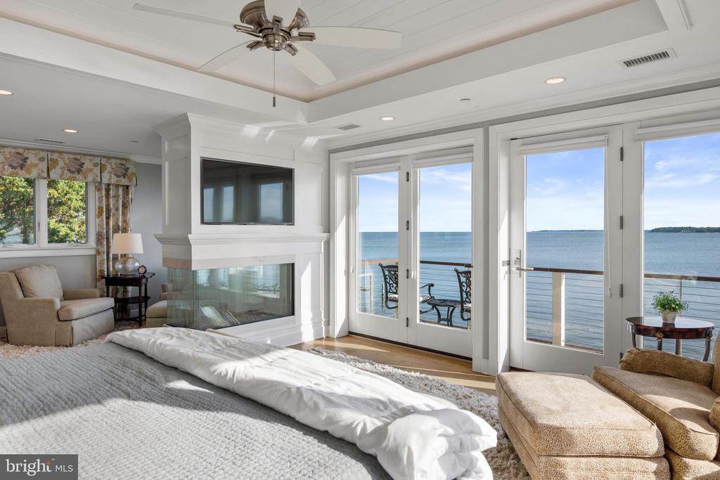 SOUTH RIVER WATERFRONT | 3728 RAMSGATE DRIVE