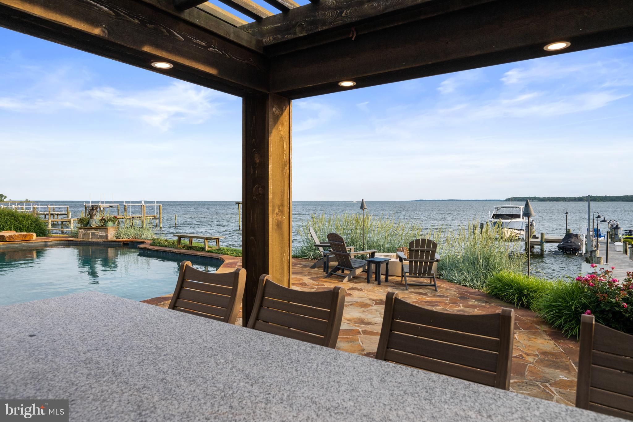 SOUTH RIVER WATERFRONT | 3728 RAMSGATE DRIVE
