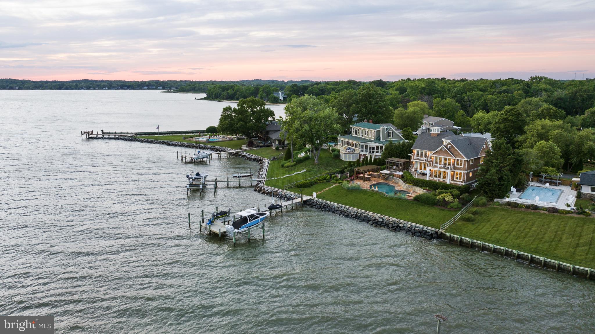 SOUTH RIVER WATERFRONT | 3728 RAMSGATE DRIVE