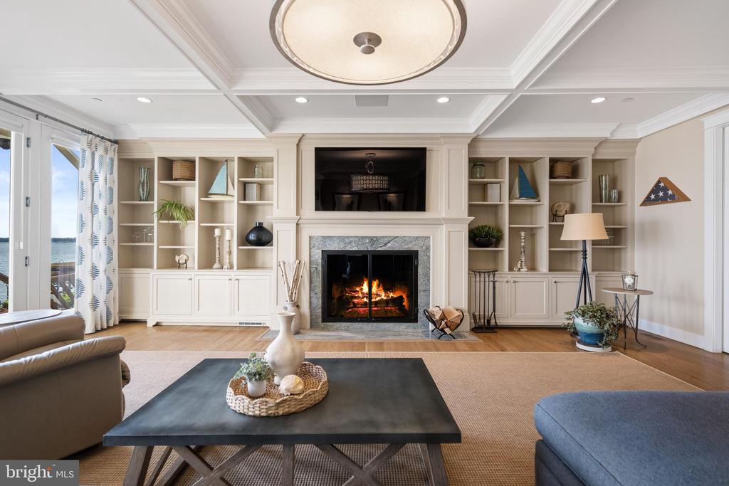 SOUTH RIVER WATERFRONT | 3728 RAMSGATE DRIVE