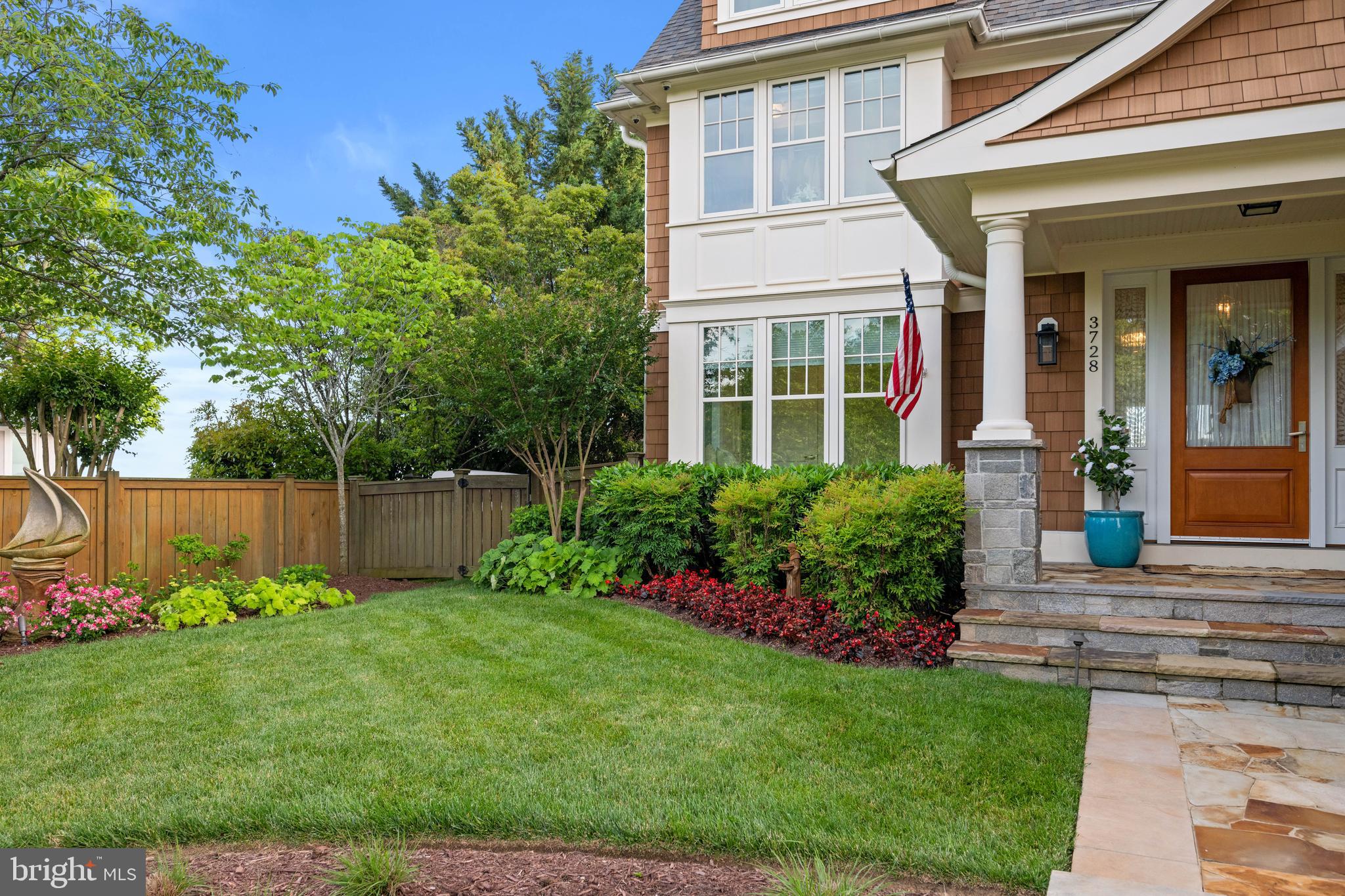 SOUTH RIVER WATERFRONT | 3728 RAMSGATE DRIVE