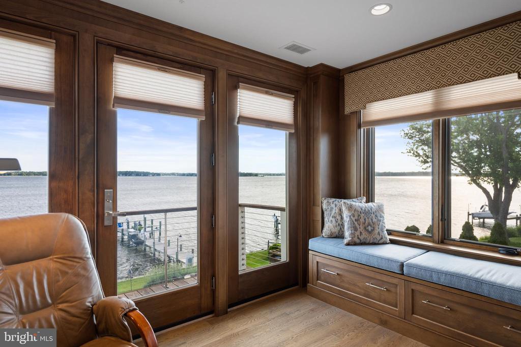 SOUTH RIVER WATERFRONT | 3728 RAMSGATE DRIVE