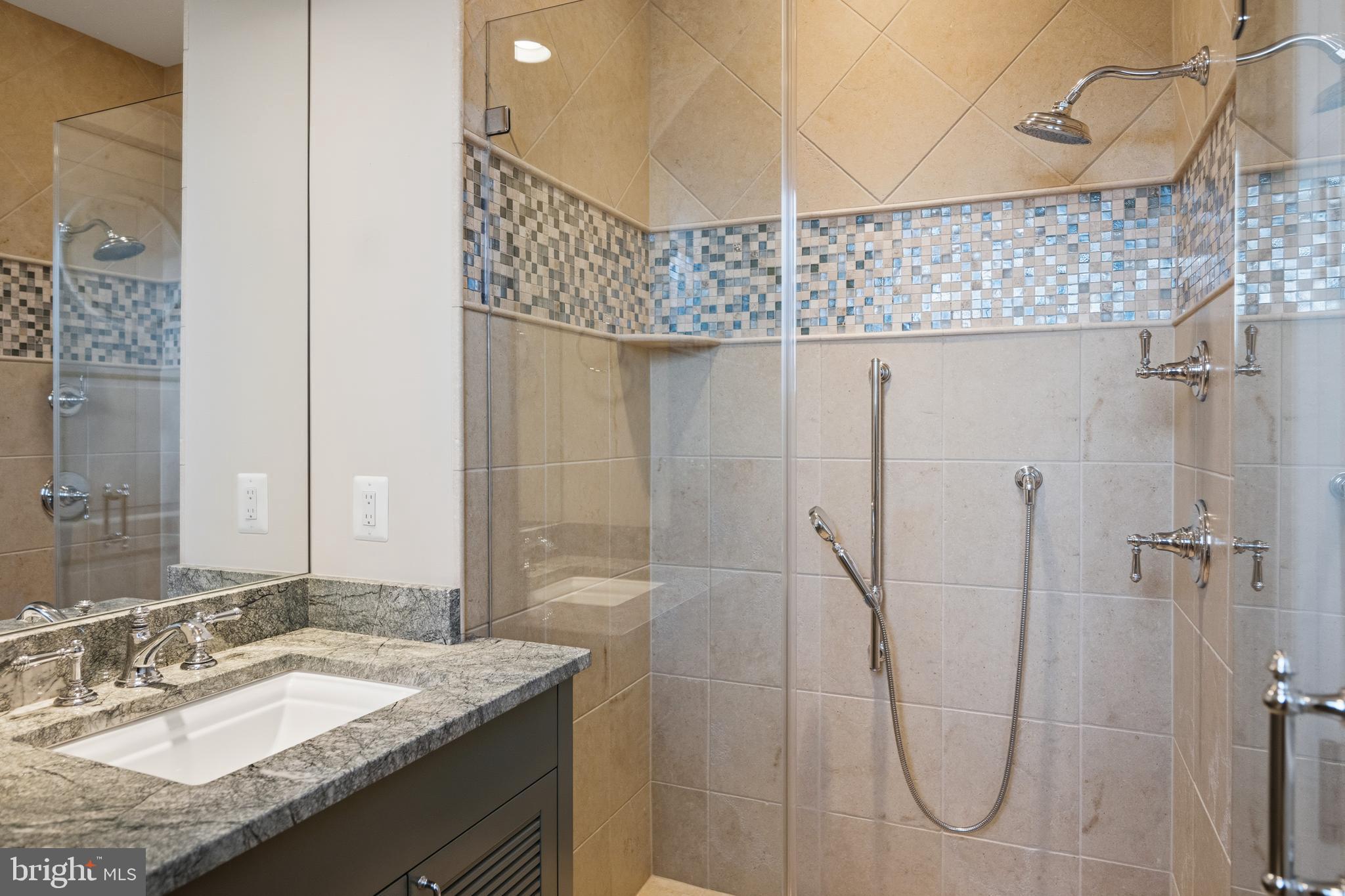 SOUTH RIVER WATERFRONT | 3728 RAMSGATE DRIVE
