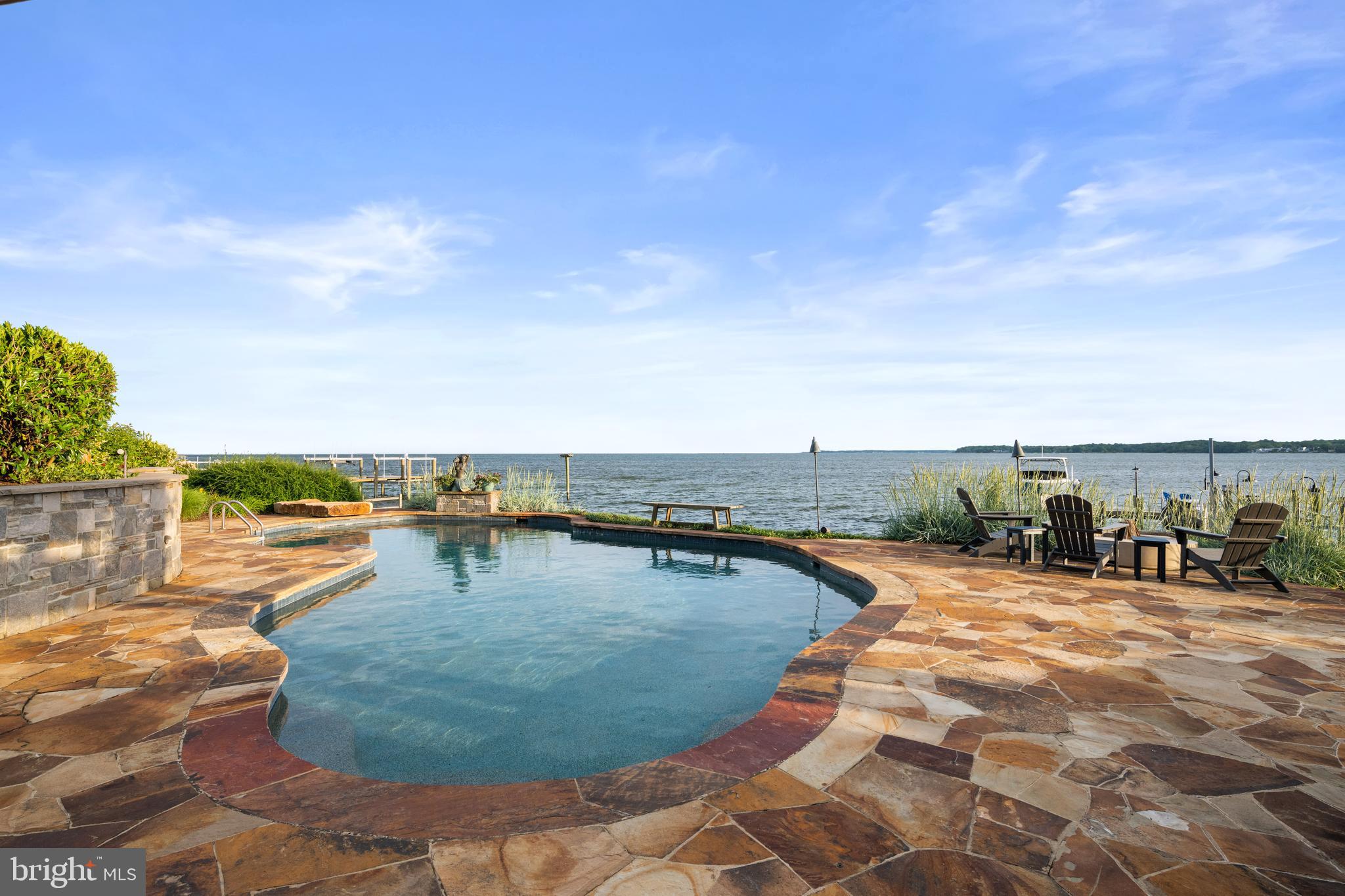 SOUTH RIVER WATERFRONT | 3728 RAMSGATE DRIVE