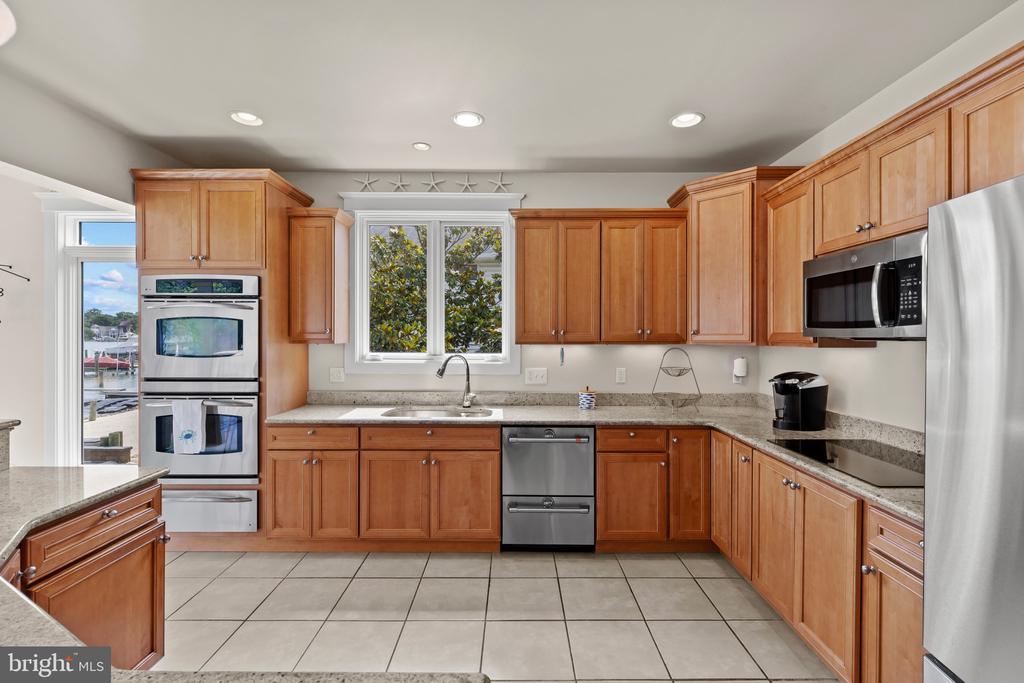 FISHING CREEK WATERFRONT | 3733 THOMAS POINT ROAD