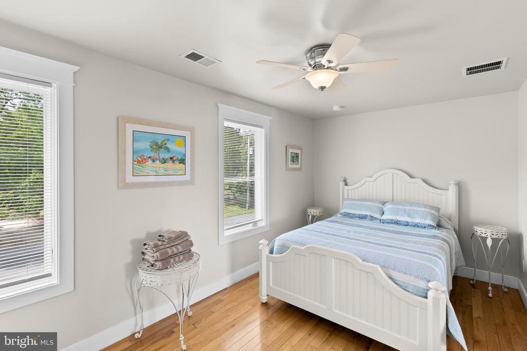FISHING CREEK WATERFRONT | 3733 THOMAS POINT ROAD