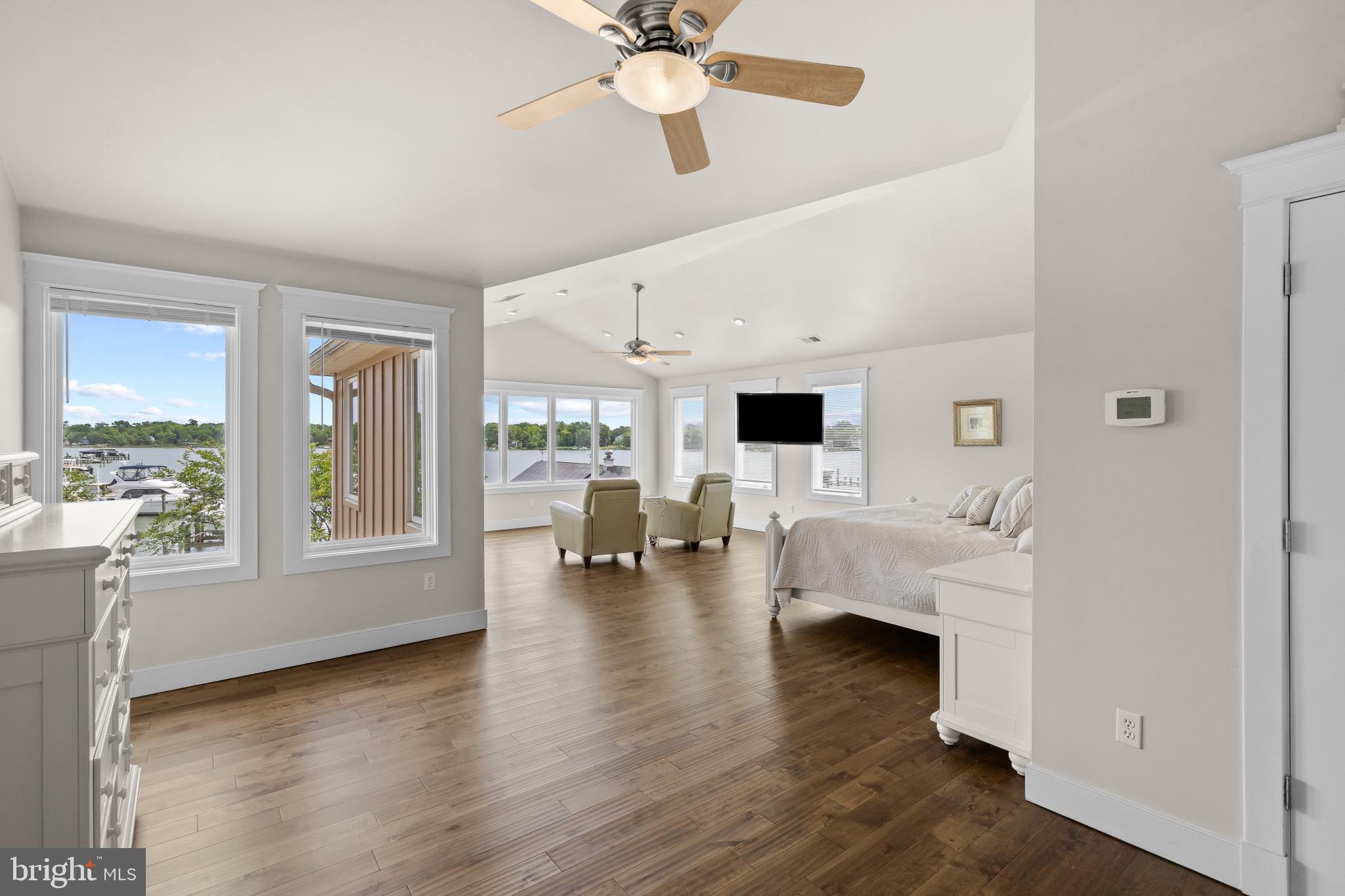 3733 THOMAS POINT ROAD