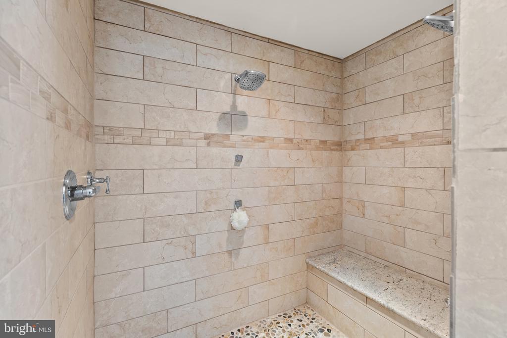 FISHING CREEK WATERFRONT | 3733 THOMAS POINT ROAD