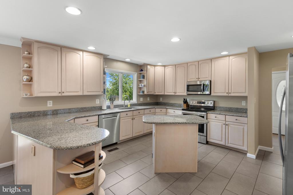 MAIN CREEK WATERFRONT IN PASADENA | 8044 FOREST GLEN DRIVE