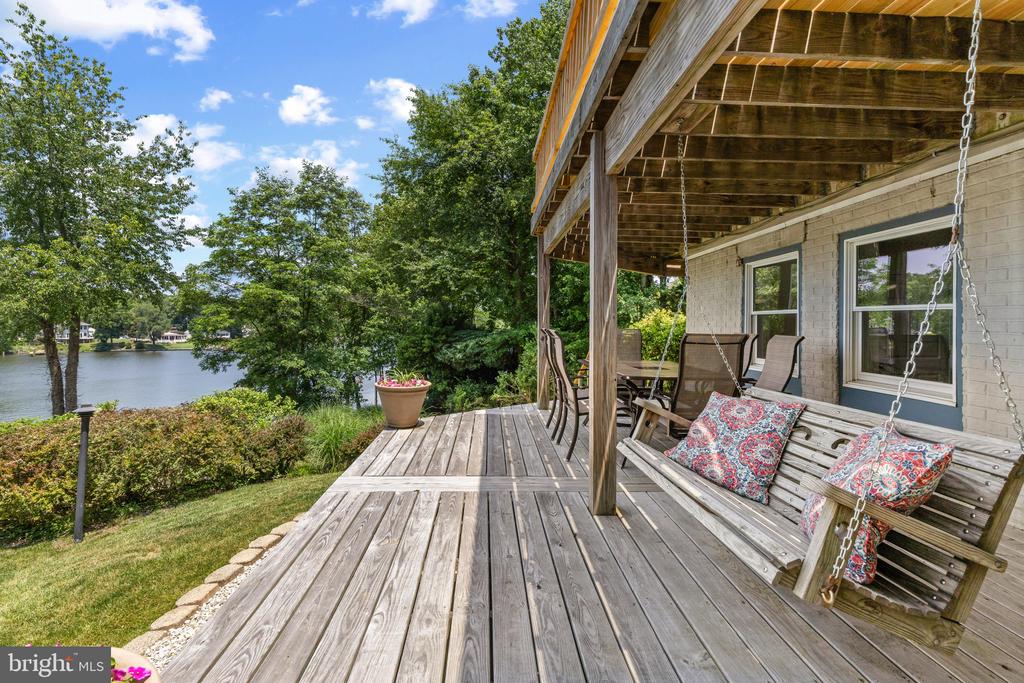 MAIN CREEK WATERFRONT IN PASADENA | 8044 FOREST GLEN DRIVE