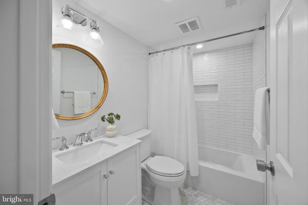EASTPORT | 4 KELLY COURT