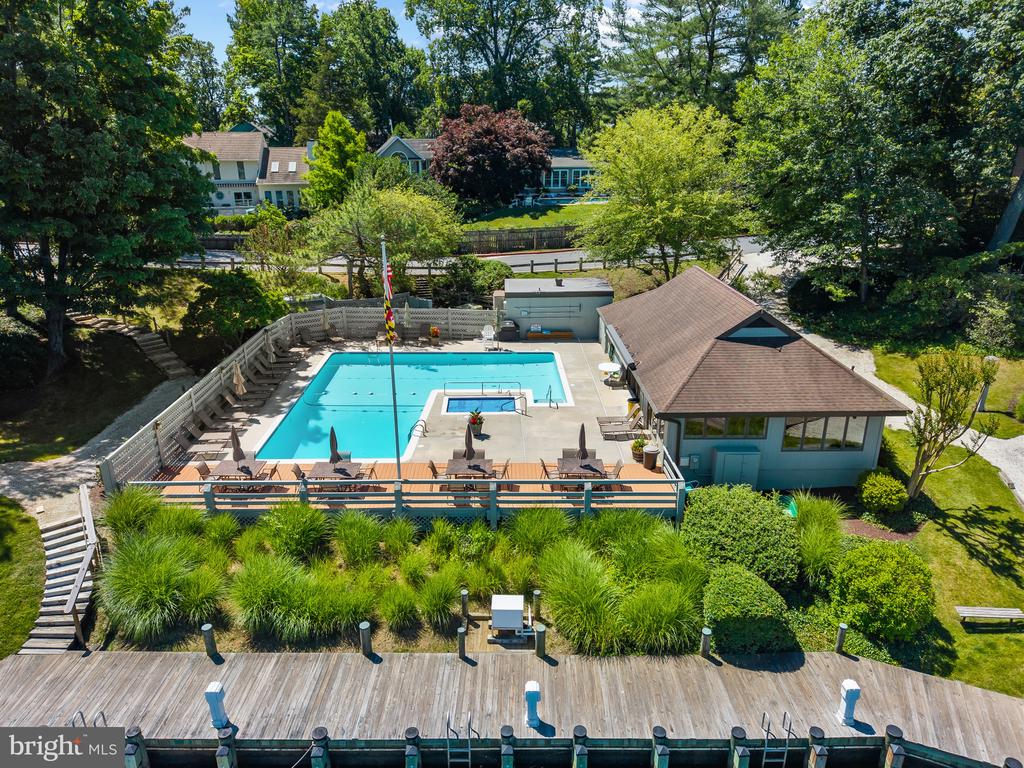 EASTPORT CONDO | 6 PRESIDENT POINT DRIVE B3