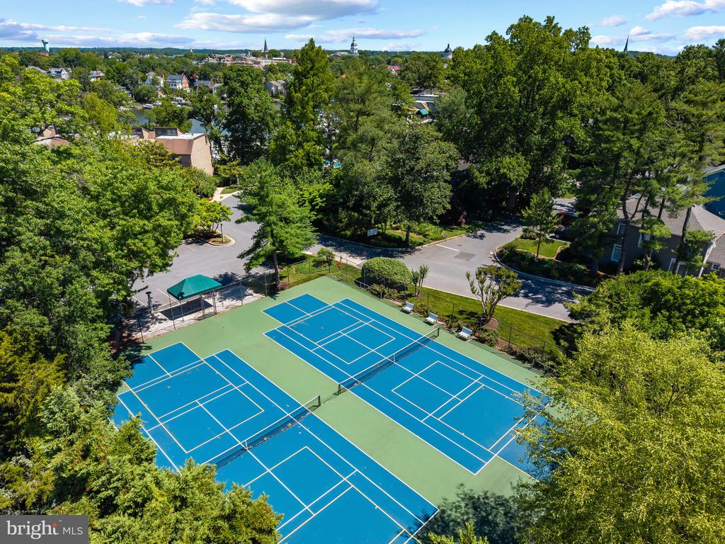 EASTPORT CONDO | 6 PRESIDENT POINT DRIVE B3