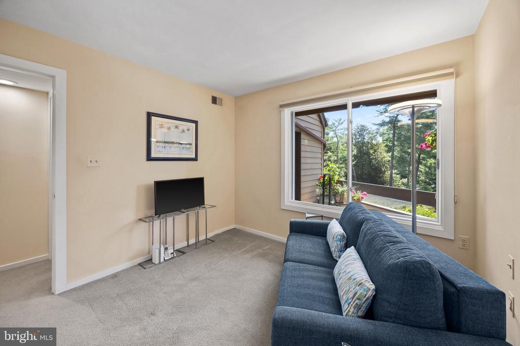 EASTPORT CONDO | 6 PRESIDENT POINT DRIVE B3