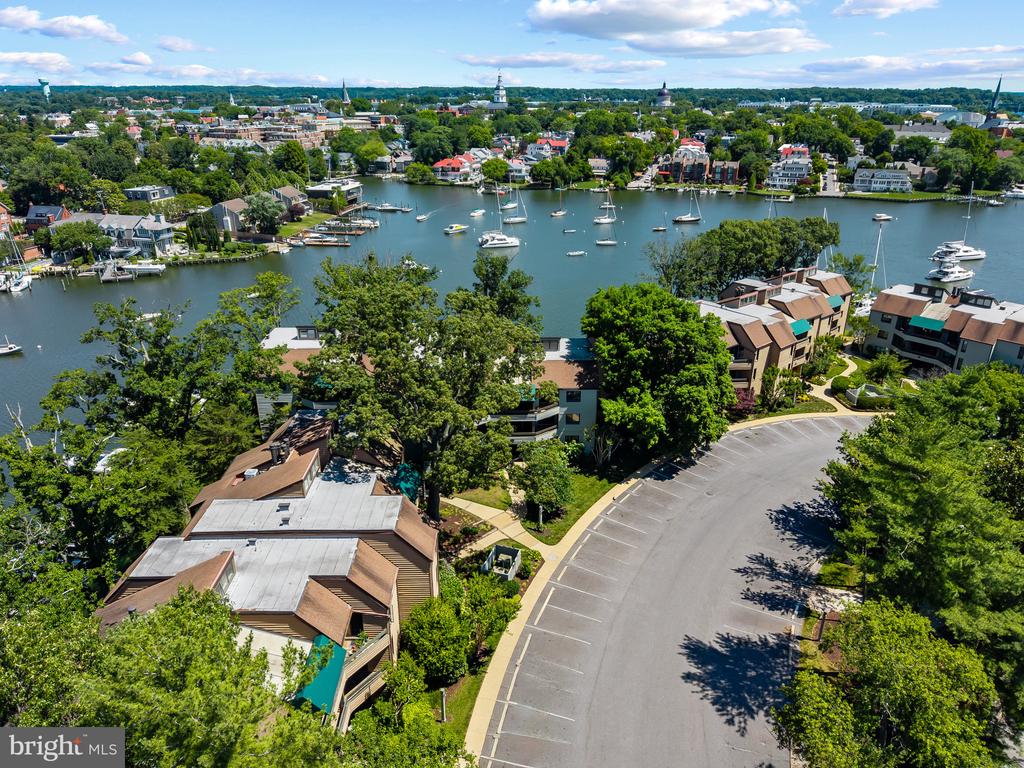EASTPORT CONDO | 6 PRESIDENT POINT DRIVE B3