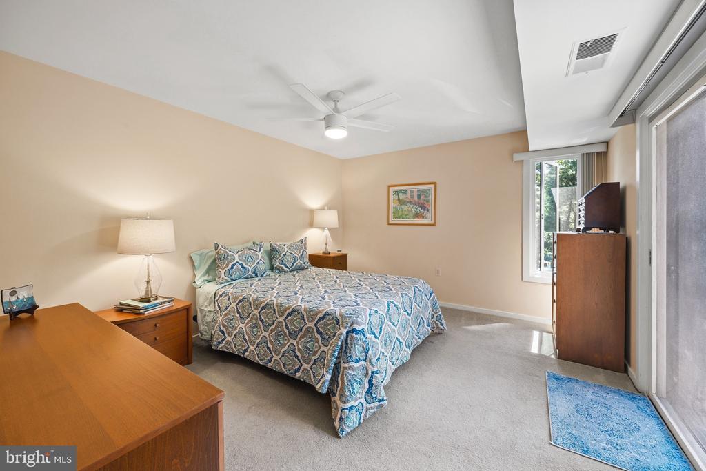 EASTPORT CONDO | 6 PRESIDENT POINT DRIVE B3