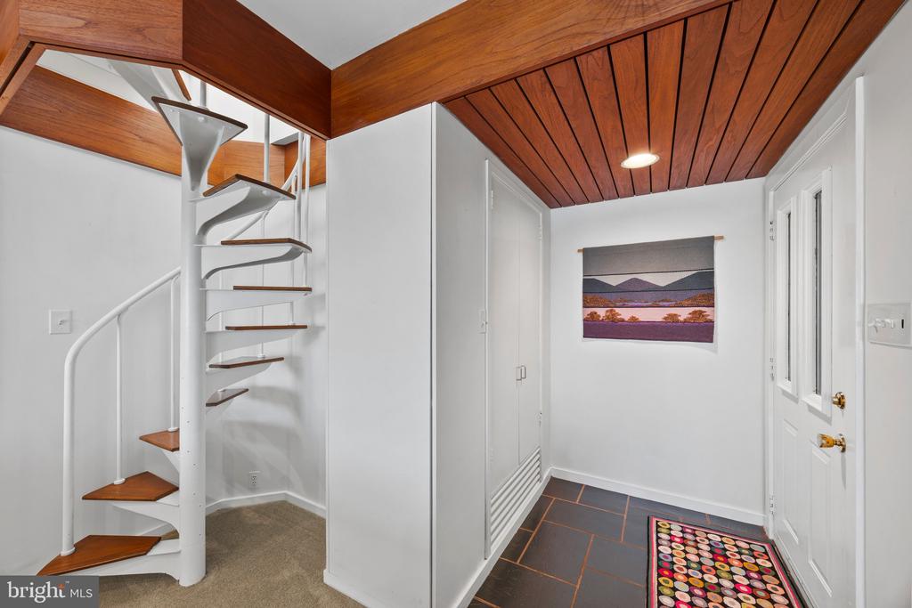 EASTPORT CONDO | 6 PRESIDENT POINT DRIVE B3