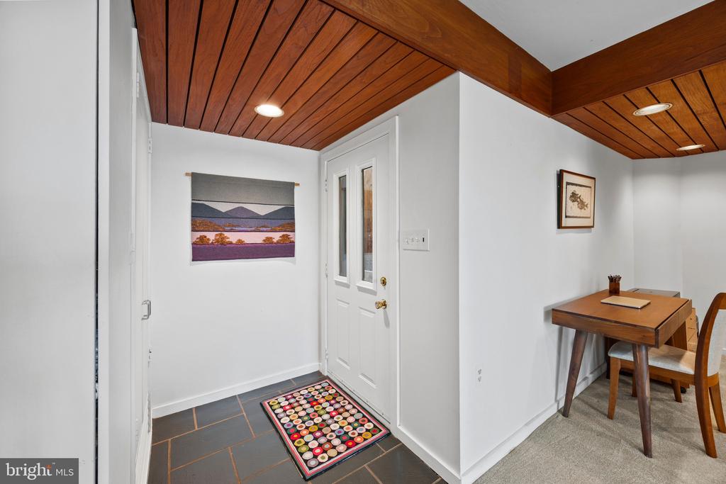 EASTPORT CONDO | 6 PRESIDENT POINT DRIVE B3