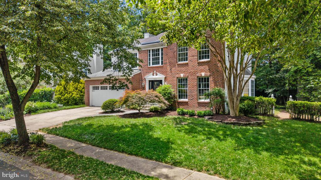 CROFTON WOODS | 1660 PATRICE CIRCLE